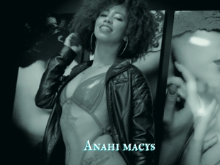 Anahi_macys
