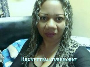 Brunettematurehorny