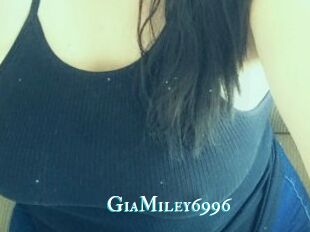 GiaMiley6996