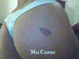 Mia_Cainee