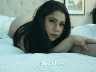 Mia_Onyx