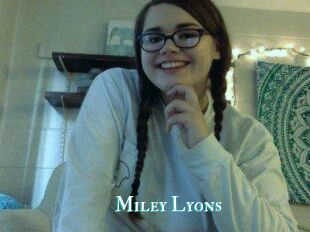 Miley_Lyons