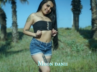 Moon_danii