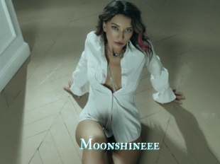 Moonshineee